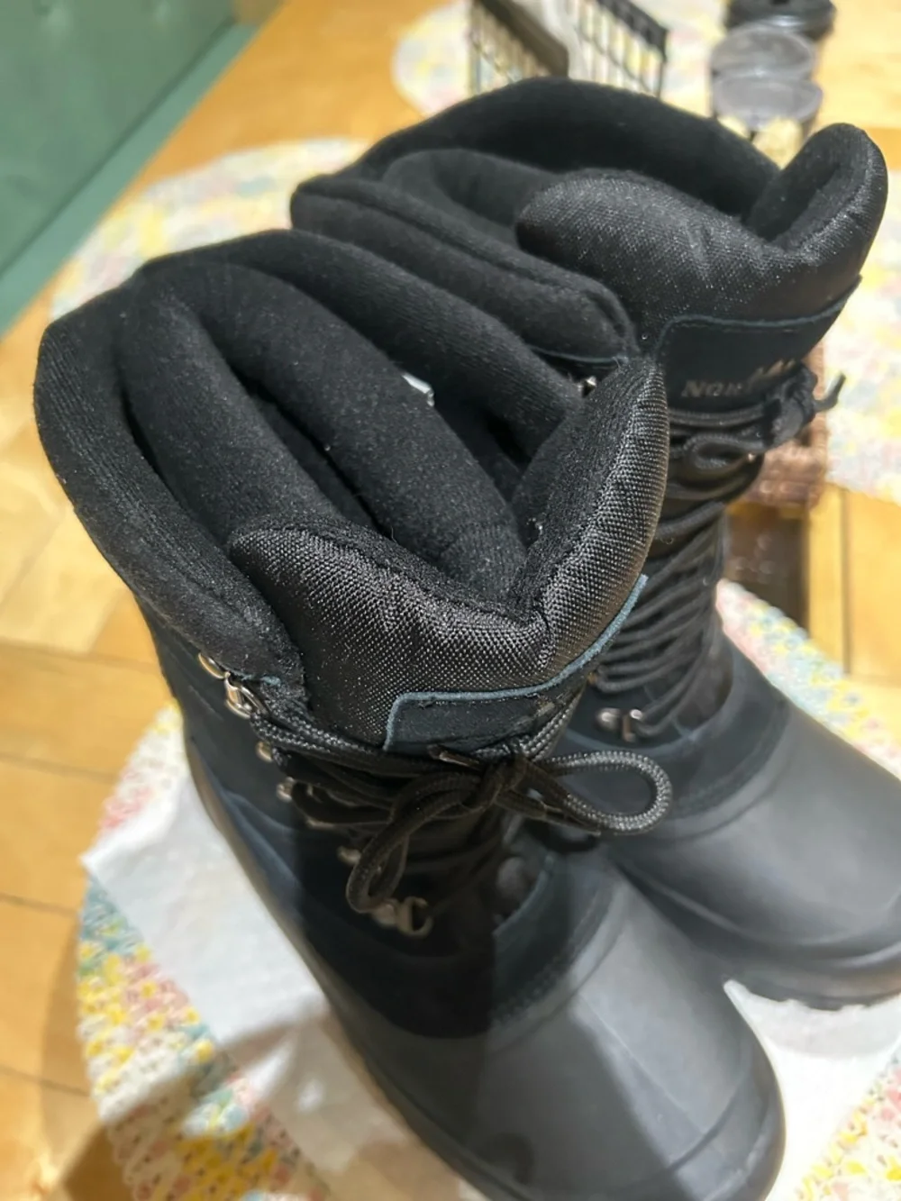 Northeast Outfitters Snow Boots Waterproof Insulated Men’s Size 7